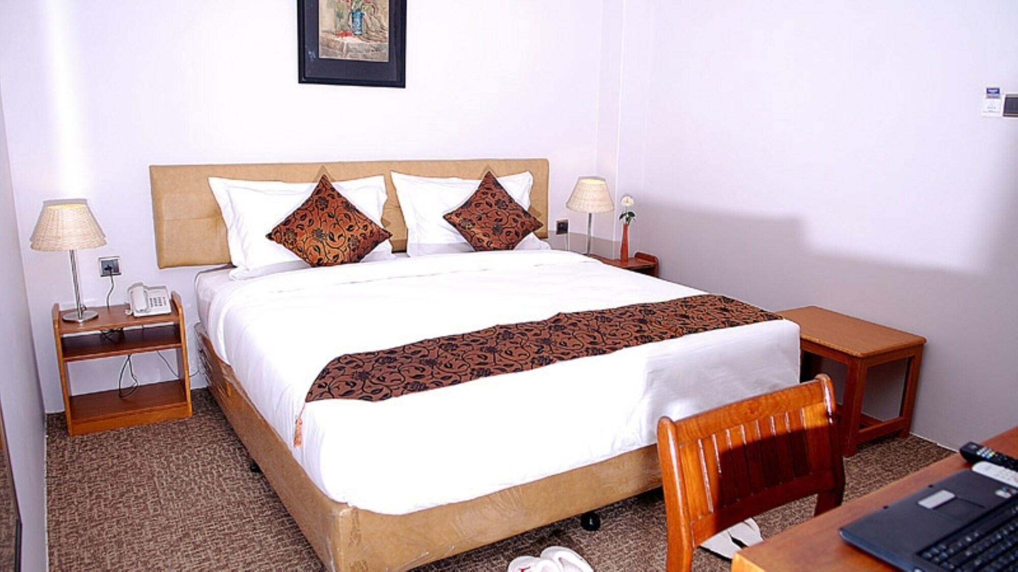 Holiday Hotel Yangon Exterior foto