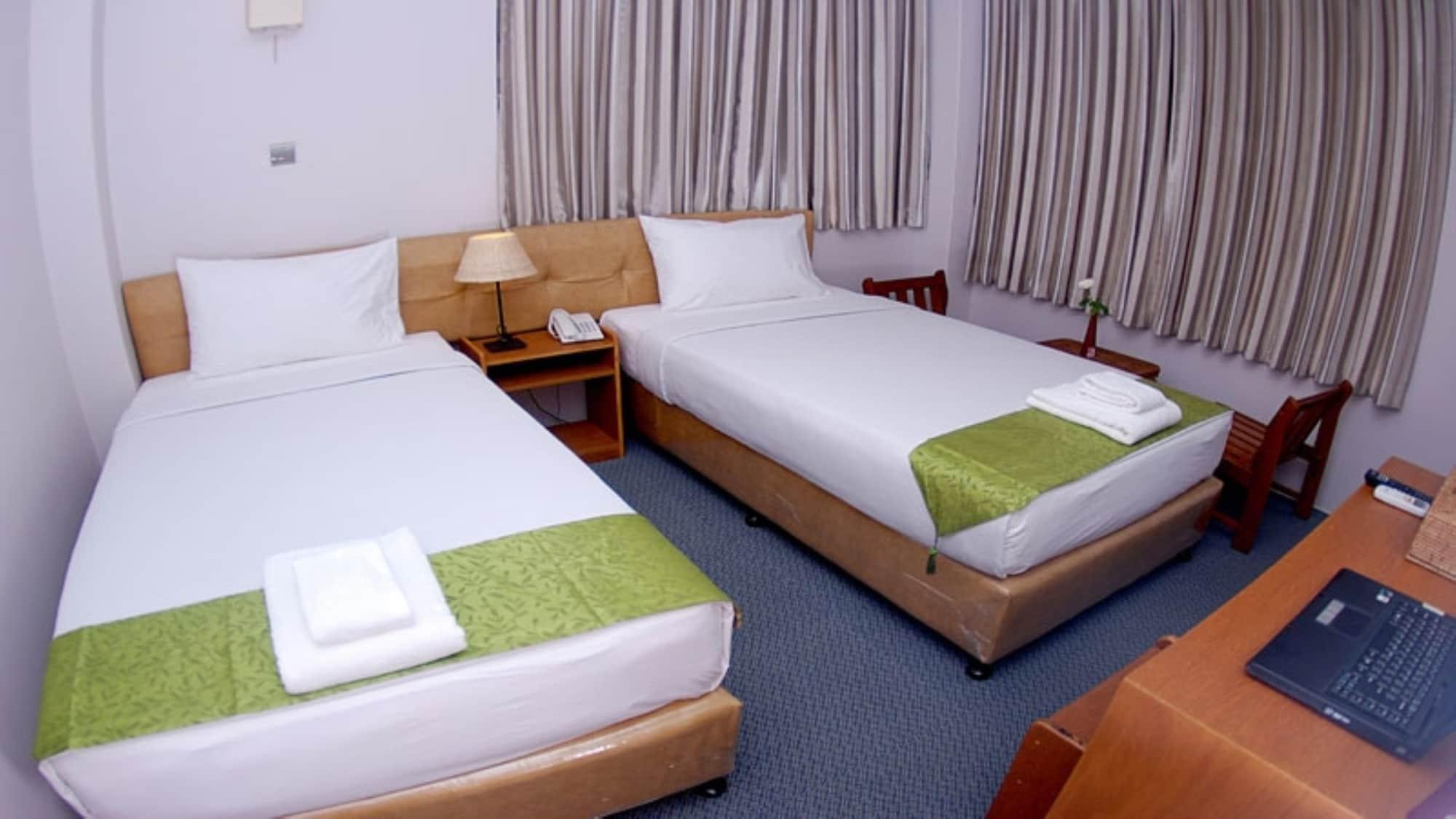 Holiday Hotel Yangon Exterior foto